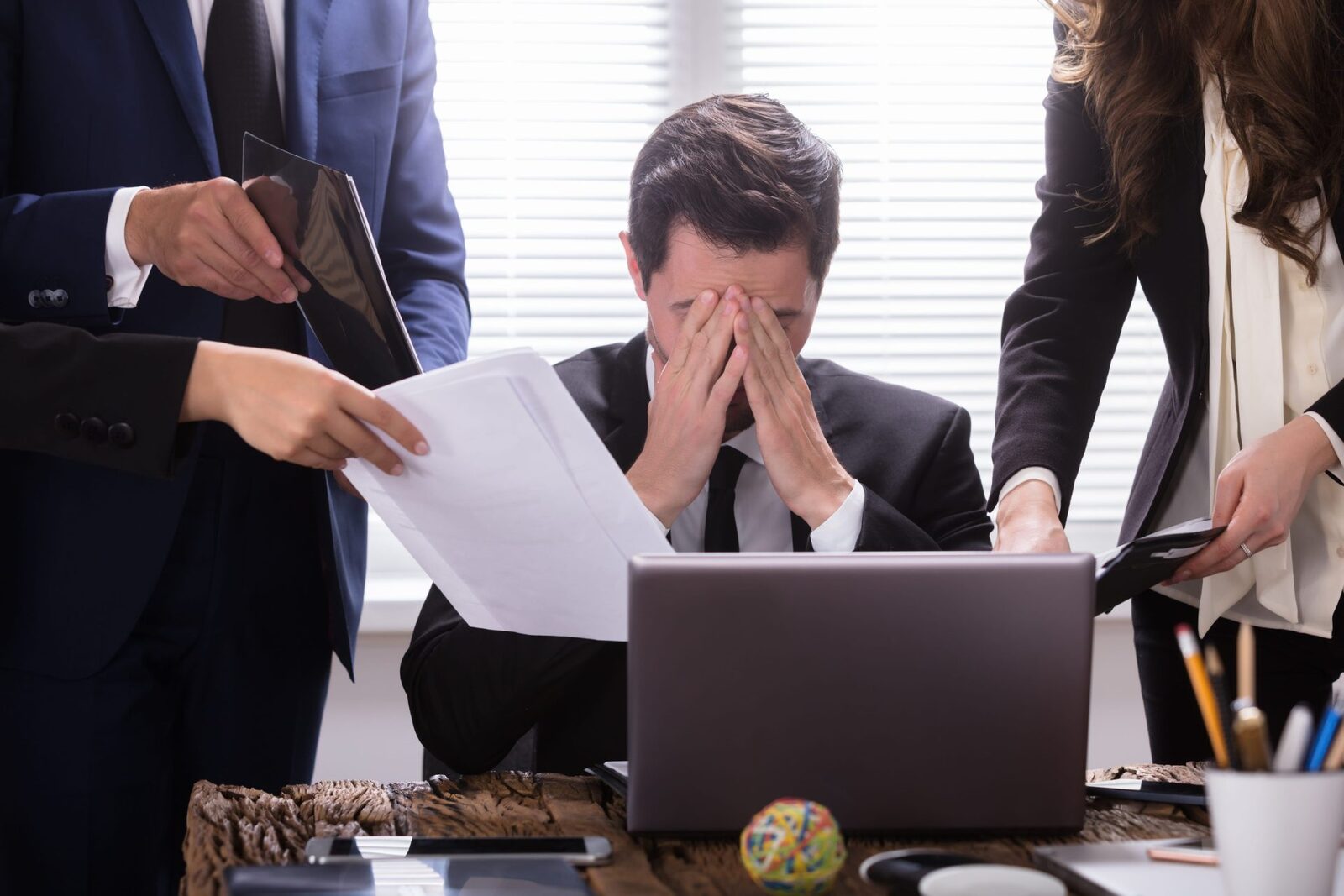 Managerii, tot mai epuizați. Cum readuc companiile liderii pe drumul succesului?