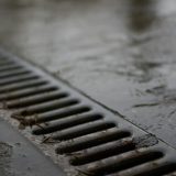 Negoiță, afacere cu scurgeri: Un metru de țeavă, 500 de euro în Sectorul 3