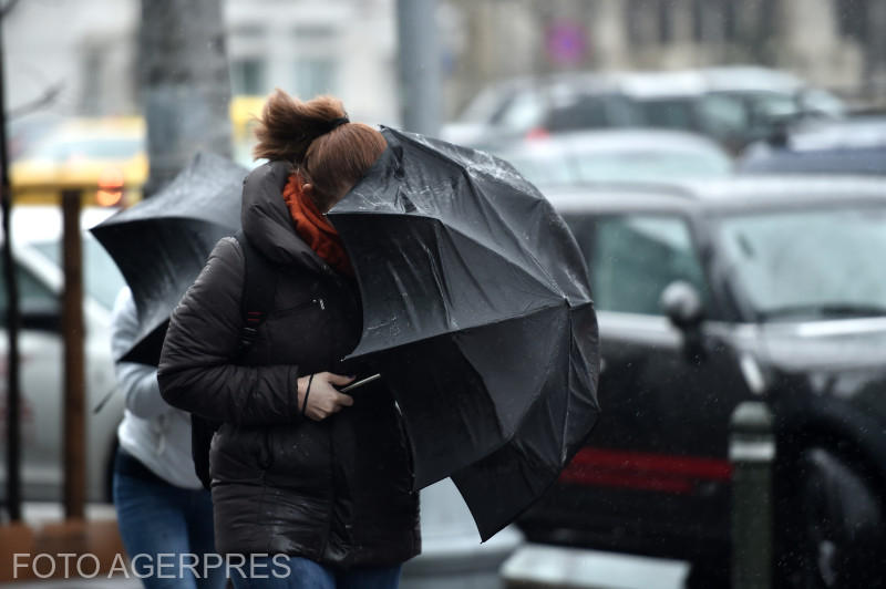 Vremea rea lovește România: ANM anunță frig, vânt și ninsoare la munte