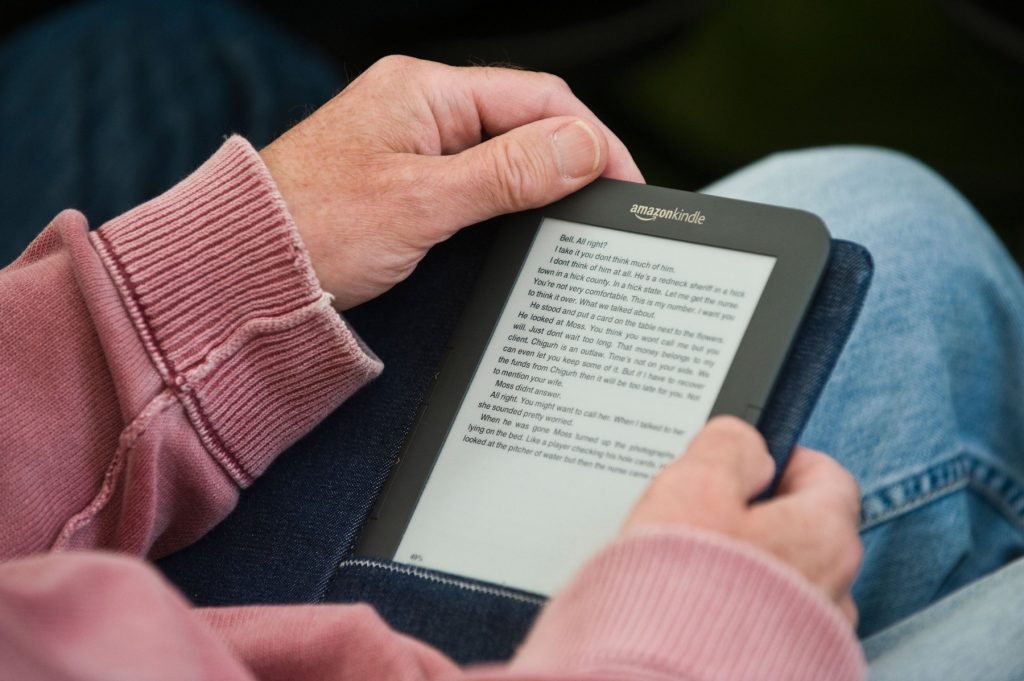Kindle: Amazon trage pe dreapta cu suportul pentru vechile modele