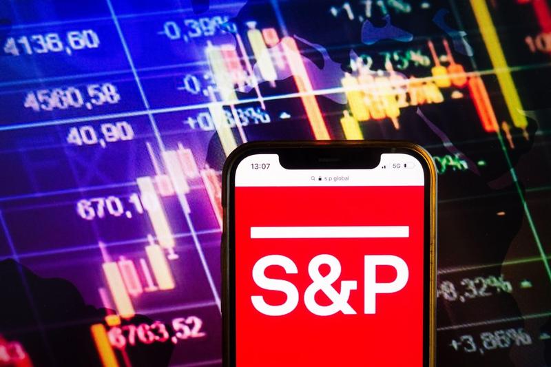 S&P Global Ratings Reconfirma Ratingul României, dar Menține Perspectiva Negativă Agenția de evaluare financiară S&P Global Ratings a reconfirmat vineri ratingurile pentru datoria pe termen lung și scurt a României la „BBB minus/A-3”
