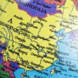 Aurul încotro? China cumpără masiv, investitorii vând. Ce urmează pentru prețuri?