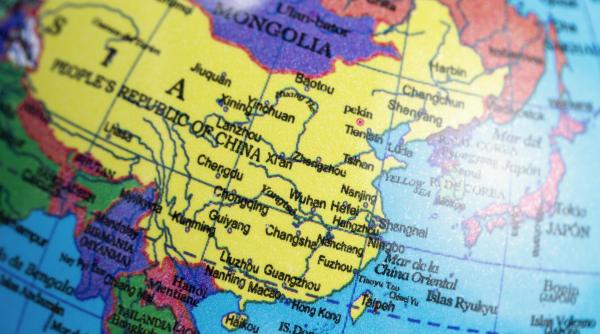 Aurul încotro? China cumpără masiv, investitorii vând. Ce urmează pentru prețuri?