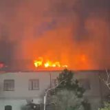 Incendiu violent la Mănăstirea Bistrița: Focul amenință chiliile, 10 autospeciale intervin