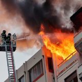 Incendiu la Cluj-Napoca: 20 de persoane, evacuate de urgență din blocul cuprins de fum