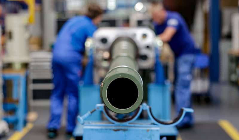 Reprezentanții industriei naționale de apărare solicită urgent un plan concret pentru dezvoltarea capacităților de producție, adaptat noilor amenințări de securitate din regiune