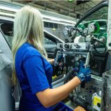 România, start de an greu în industrie: Cum stăm față-n față cu Germania și zona euro