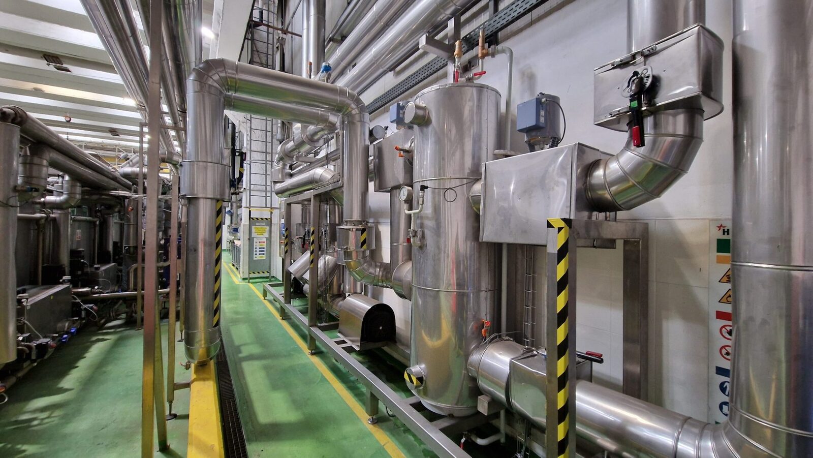 BERE cu aer mai curat: investiție de 12 milioane de euro pentru sustenabilitate la HEINEKEN România În 2025, HEINEKEN România a finalizat o investiție de aproximativ 12 milioane de euro, implementată în doar nouă luni