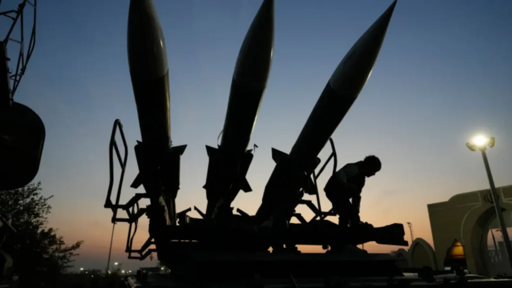 Trump ”spulberă” Iranul, cere despăgubiri colosale de la statele din Golf