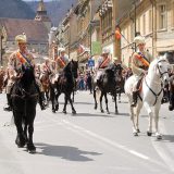 Brașov: Restricții de circulație pentru parada Junilor. Vezi traseul