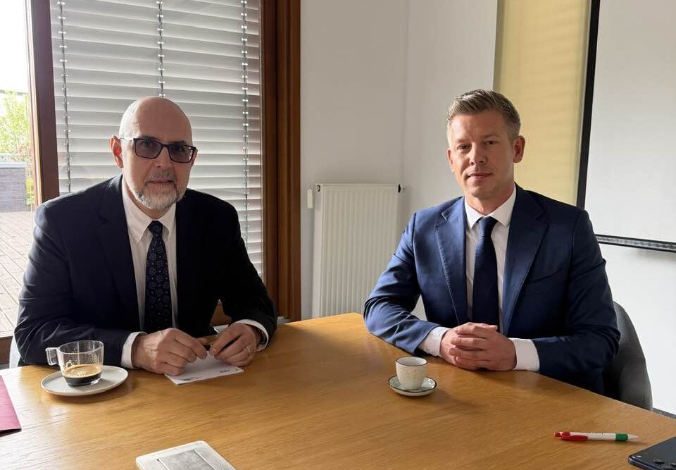 Întâlnire secretă la Budapesta: Viitorul premier Ungariei, față în față cu jurnalistul