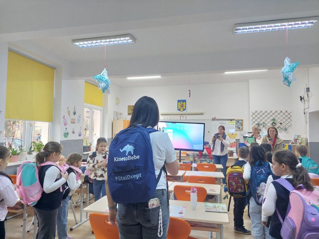Problemele de postură, tot mai frecvente în rândul copiilor școlari Problemele legate de postura incorectă sunt tot mai vizibile în rândul copiilor de vârstă școlară, specialiștii observând o creștere a acestor dificultăți