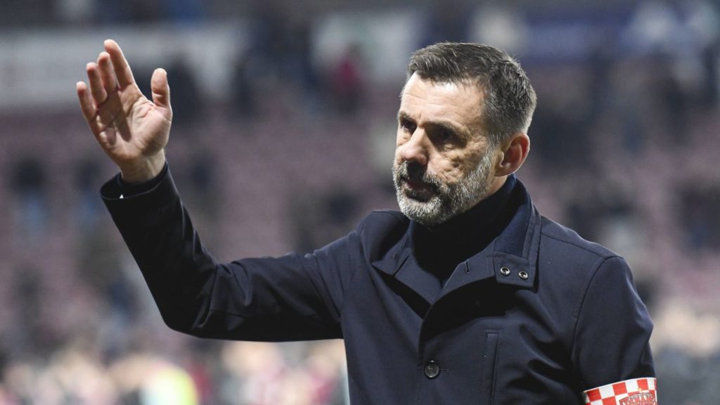 Zeljko Kopic, pe picior de plecare de la Dinamo? Ianis Zicu, pe lista „câinilor” Antrenorul croat ZELJKO Kopic ar putea părăsi Dinamo, după ce au apărut informații despre o posibilă ofertă din străinătate