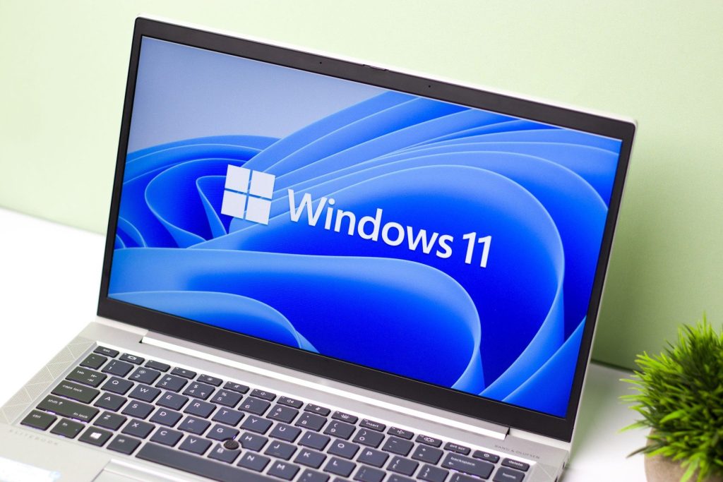 Microsoft se confruntă cu o provocare majoră în modernizarea sistemului său de operare Windows: tranziția de la Control Panel, o interfață clasică, la aplicația Settings, un mediu mai nou și intuitiv