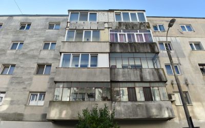Lifturi noi în 100 de blocuri vechi cu peste 3 etaje