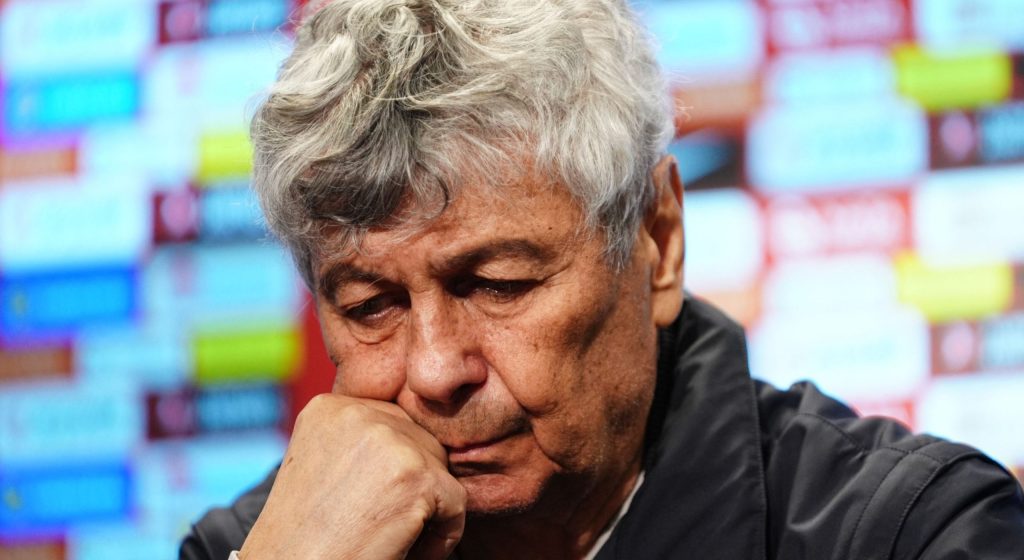 Lucescu, evacuat din vila din București de oamenii străzii. Sumă plătită