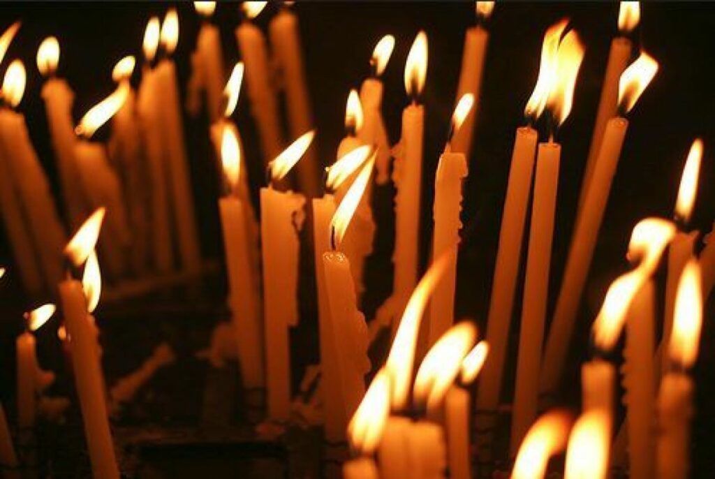 Ce fac 12 lumânări din Joia Mare? Secretul neștiut, valabil tot anul