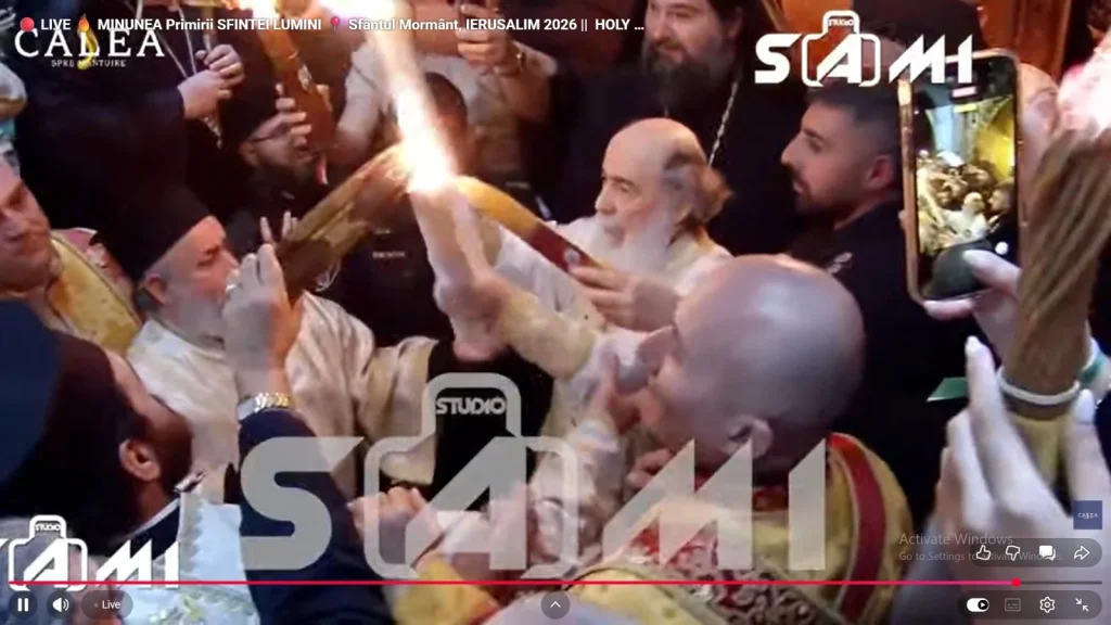 Lumina Sfântă a venit de la Ierusalim, în ciuda războiului, la Biserica Sfântului Mormânt