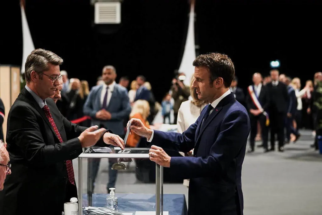 Macron, lege anti-Rusia înainte de alegeri: Parisul se teme de ingerințe