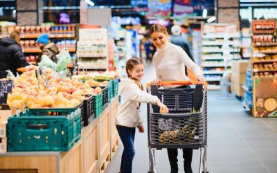 Programul supermarketurilor se modifică de Paște 2026, cu implicații directe pentru românii care își fac cumpărăturile în ultimul moment