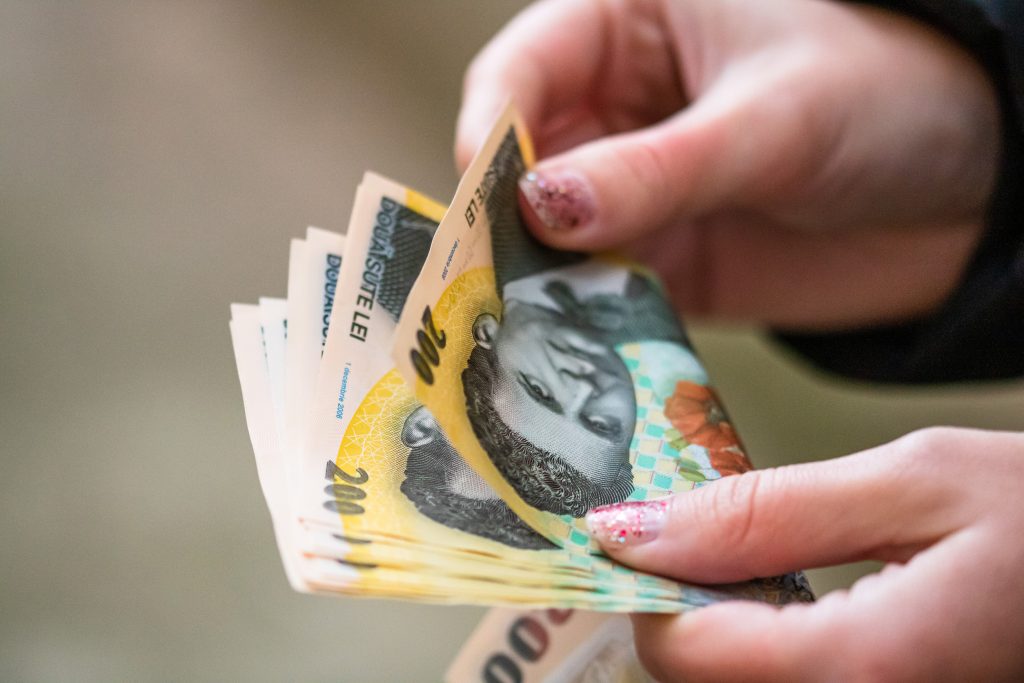 De ce salariile mari nu aduc fericire: Românii se compară cu alții