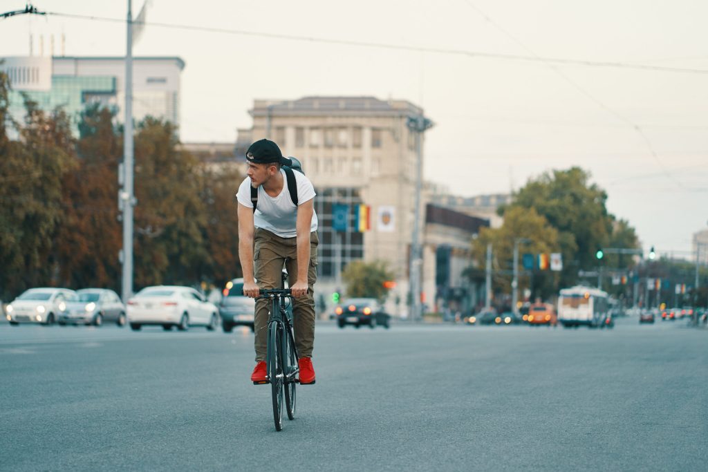 Care e distanța OPTIMĂ până la serviciu? Studiul pe 13.000 de oameni