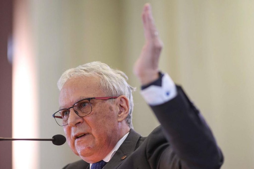 Andruh, noul președinte al Academiei Române: Decizia istorică