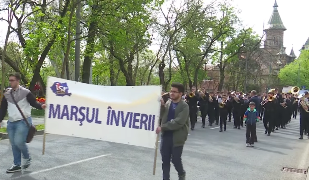 Mii de credincioși, la Timișoara: Un spectacol unic de credință și unitate