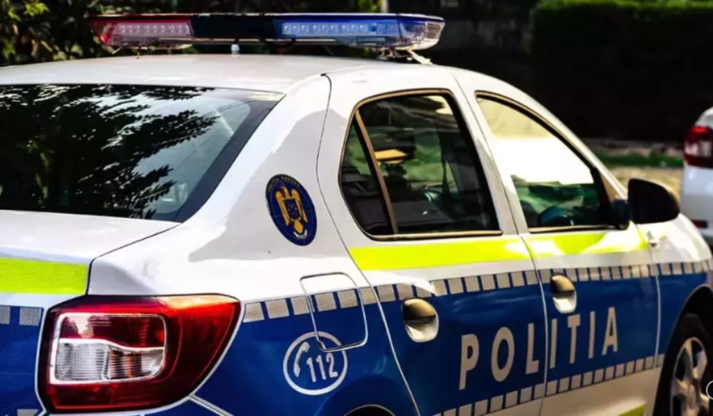 Polițiști chefuind pe manele în autospecială: „Să sară permisele”
