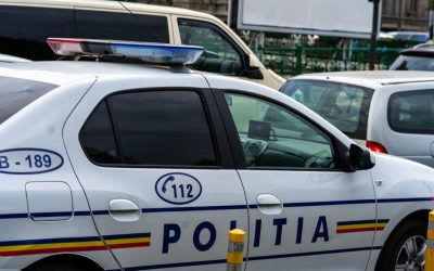 Orădean, mama falsă de minor și polițist, fraudă cu carduri bancare pentru asistați