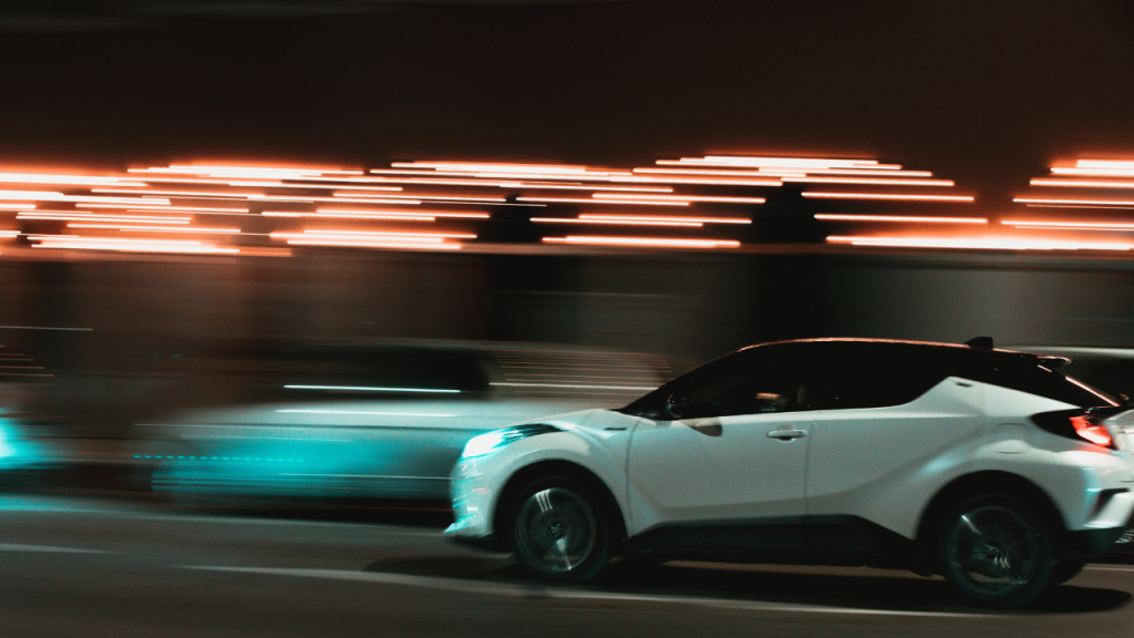 Cât scoți din buzunar în 2026? Costurile unei mașini: RCA, revizii, carburant