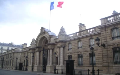Uși închise la Elysee: Poliția, respinsă într-un dosar de corupție