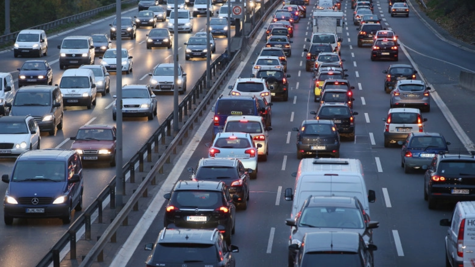 InfoTrafic: Cum se circulă sâmbătă dimineața pe șoselele din România