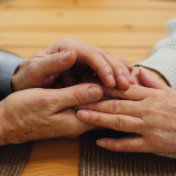 Când te consideră societatea „BĂTRÂN”? Studiul pe 14.000 de oameni dezvăluie