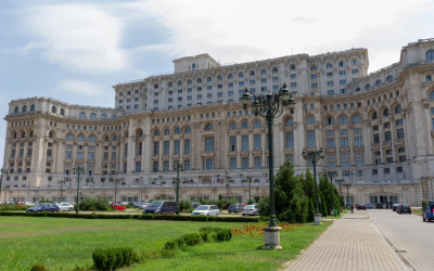 Palatul Parlamentului, luminat albastru sâmbătă, pentru Parkinson