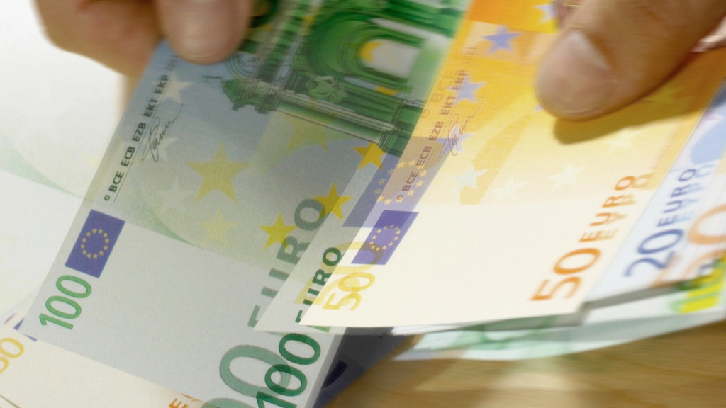 Ultima oră: Bancnota-fantomă a EUROPEI dispare. Ce fac românii cu banii