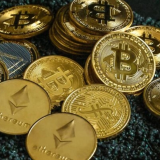 Cripto vs. Piețe: Cum a rezistat mai bine piața digitală după izbucnirea războiului