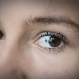 Cancerul, semne subtile-n ochi: 11 avertismente ignorate pot ucide