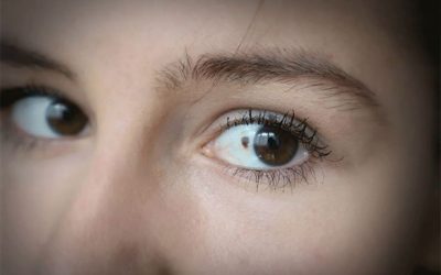 Cancerul, semne subtile-n ochi: 11 avertismente ignorate pot ucide
