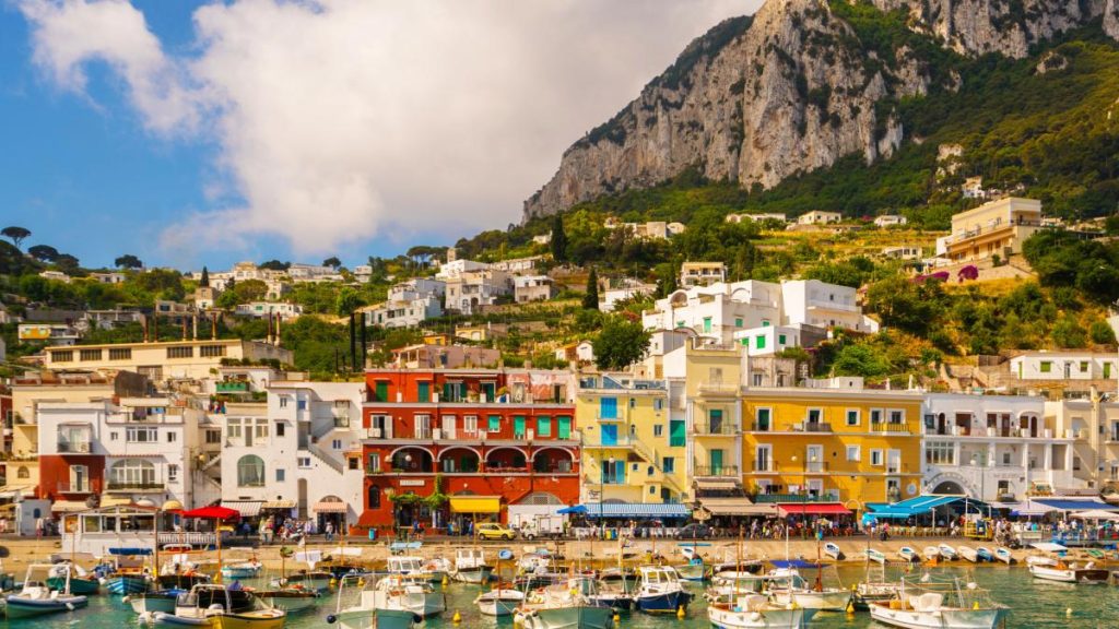 Călătorie în Capri? Noi reguli pentru o vacanță mai relaxantă