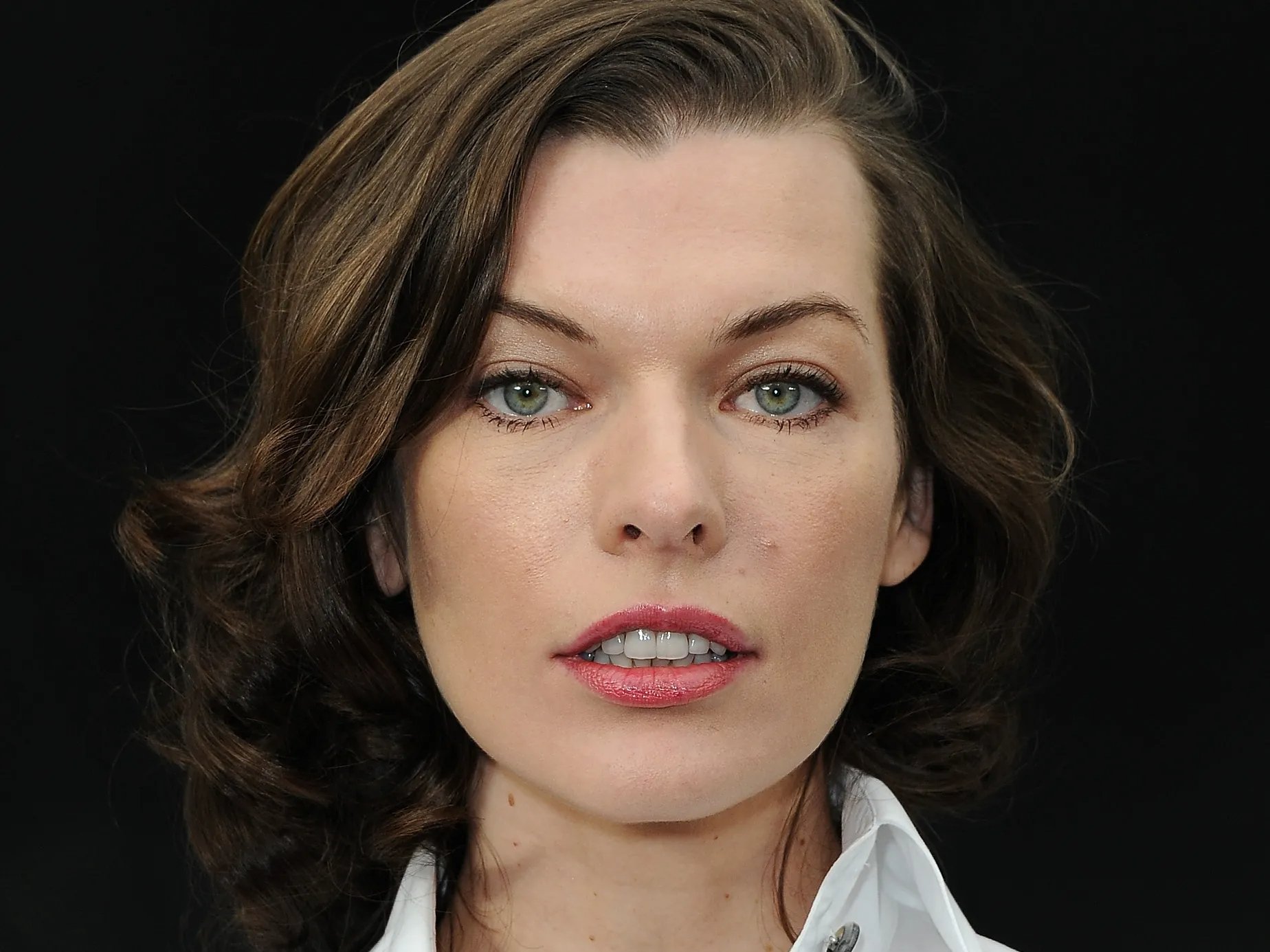 MIla Jovovich, actrița din „Al Cincilea Element”, dezvoltă un sistem de memorie AI care promite performanțe remarcabile Proiectul MemPalace, al cărui nume este inspirat de conceptul „palatului memoriei”, a atras atenția în domeniul inteligenței artificiale