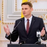 Criză politică fără motive: Instabilitate economică acută, avertizează SENATUL