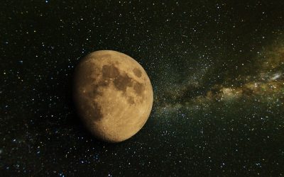 NASA vrea o bază lunară: între explorare științifică și ambiții geopolitice Agenția Spațială Americană (NASA) are planuri mari: nu doar să trimită astronauți pe Lună, ci să construiască acolo o bază operațională, capabilă să susțină viața pentru perioade extinse