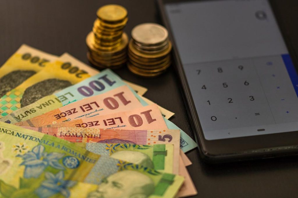 România: Deficitul de cont curent, mai mic, datoria externă, mai mare