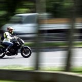 Motor sau mașină? Cât te costă, de fapt, un drum prin București