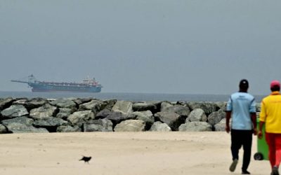 Iranul blochează exporturile, SUA trimit 10.000 de soldați. Ziua 48 de război