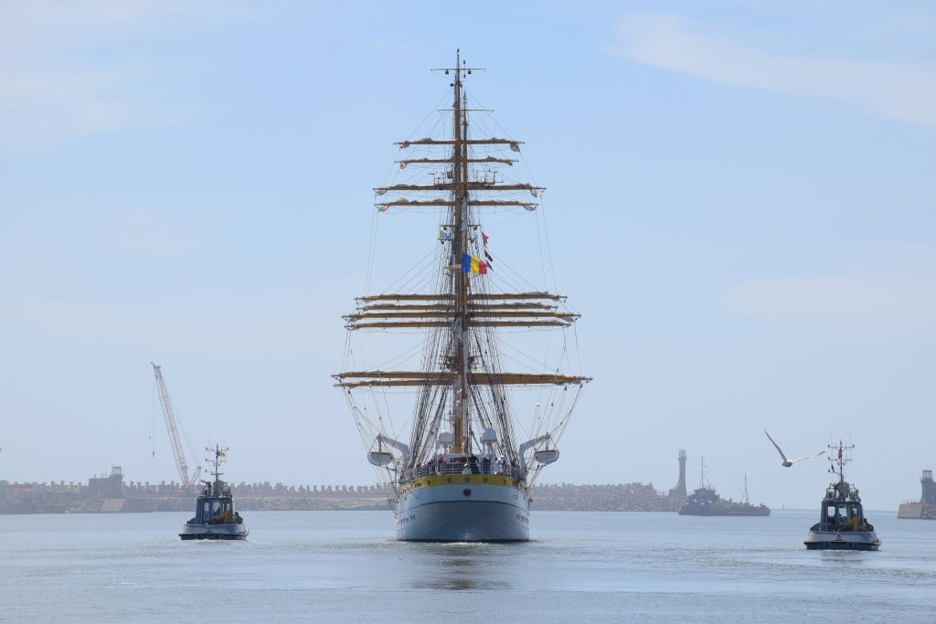 Mircea, în marș internațional: Nava-școală părăsește Constanța pentru 5 luni