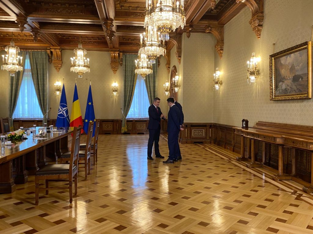 Criza politică, la Cotroceni: Consultări cu ușile închise