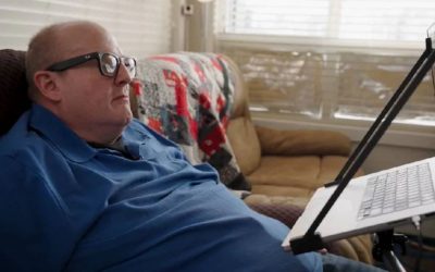 Implantul Neuralink transformă intenția de a vorbi în sunet Un bărbat diagnosticat cu scleroză laterală amiotrofică a primit un implant cerebral Neuralink, reușind să genereze sunete prin puterea gândului