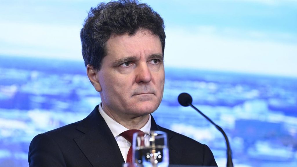 Nicușor Dan, neutral în războiul PSD-AUR, exclude un premier pentru un guvern!